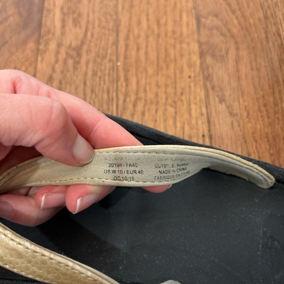 Olukai Ohana Thong Sandals Flip Flops Women’s Size 10 Tan - Picture 9 of 10